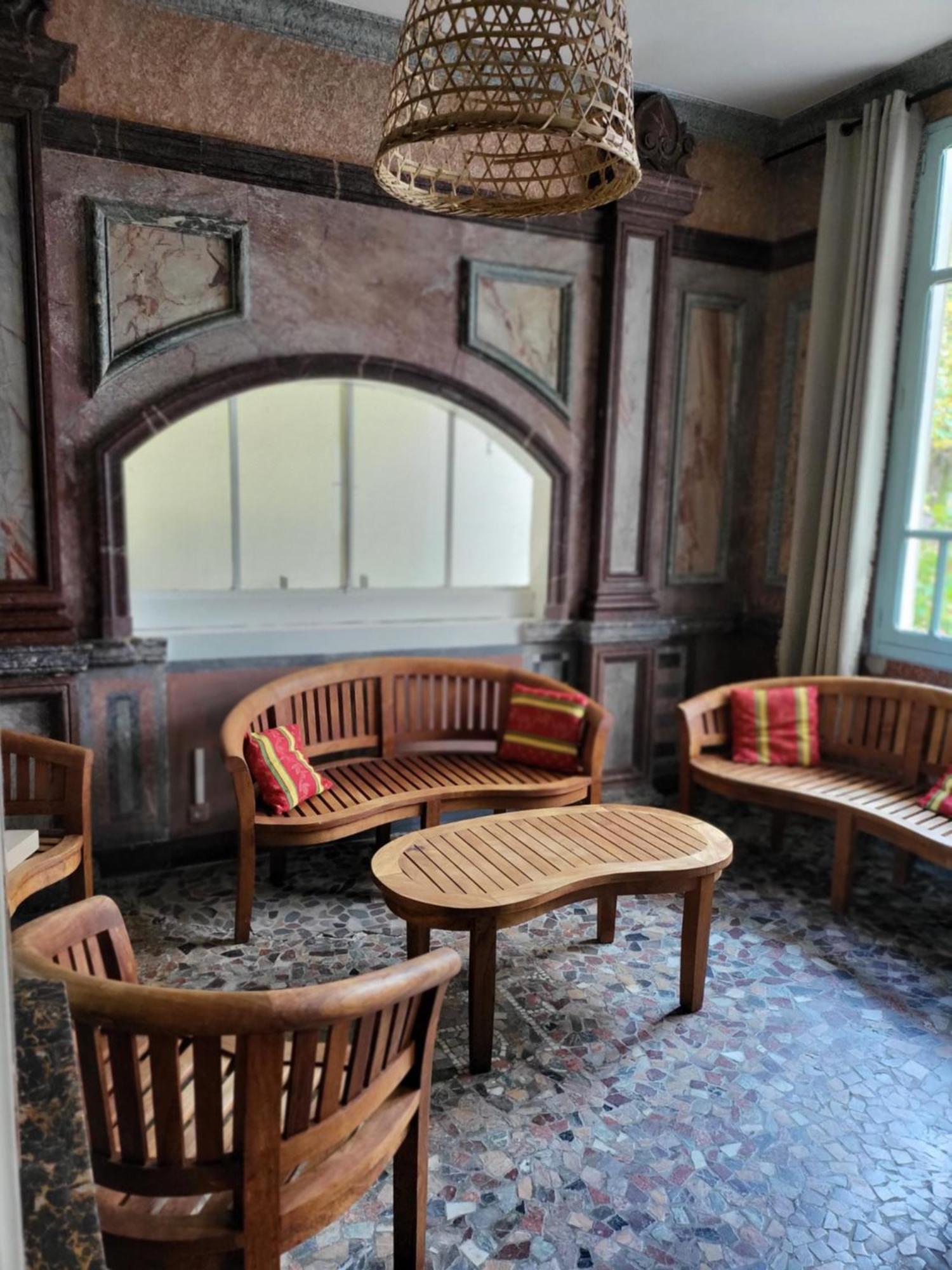 Le Pavillon De L'Intemporelle Bagneres De Bigorre Luaran gambar