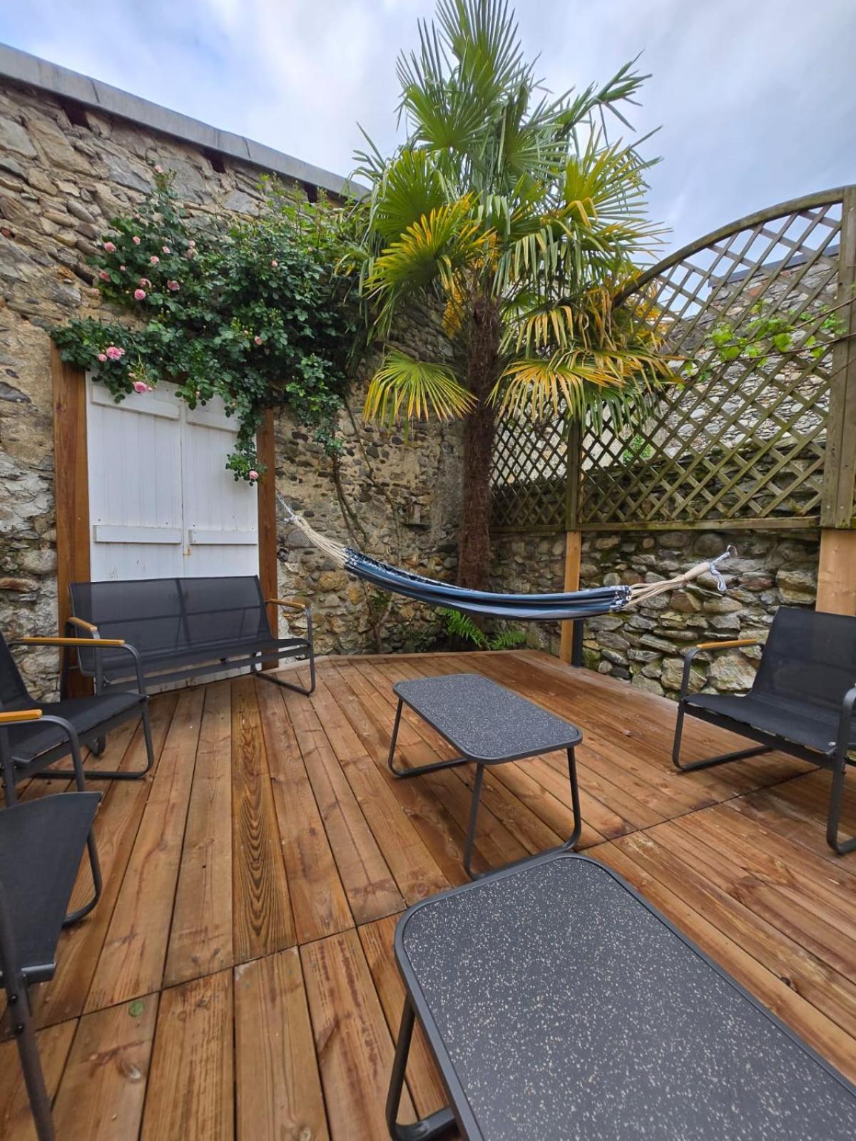 Le Pavillon De L'Intemporelle Bagneres De Bigorre Luaran gambar